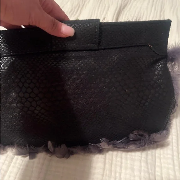 Elegant Feathered Clutch in Gray and Black - Picture 2 of 5
